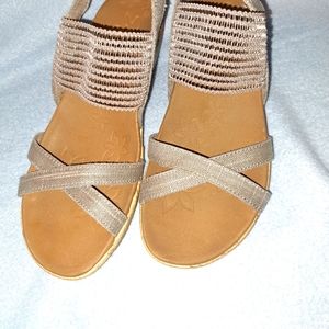 Skechers Women's 7 Sling Back Stretch Demi-Wedges